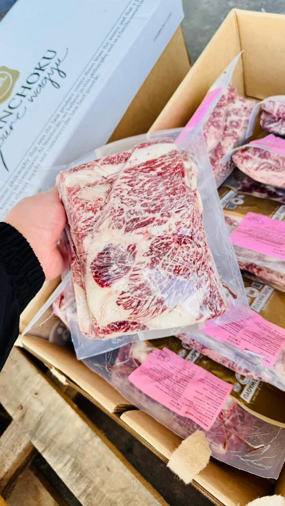 金產直 · SANCHOKU PURE WAGYU · 胸肉塊原包，非完整胸肉條