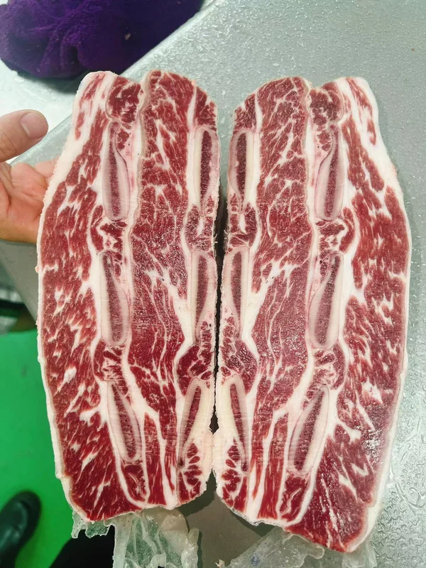 BORTHWICKS · 牛仔骨（带骨） · 实切切面