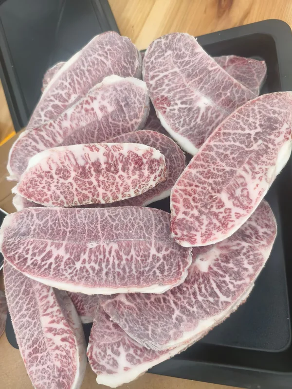 STONE AXE · 板腱（牡蛎肉） · 实切切面