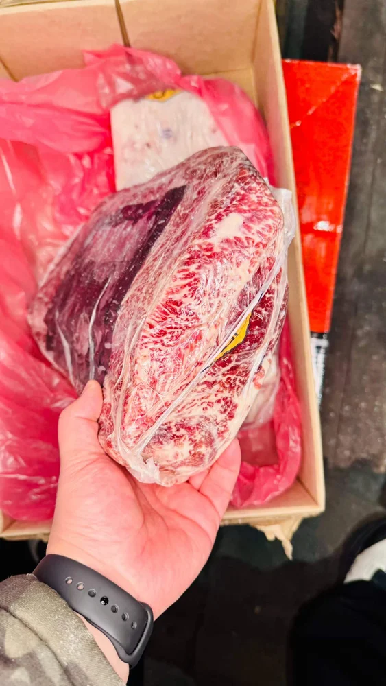 JOHN DEE · F1–PB WAGYU MB9+ · 資料圖 1